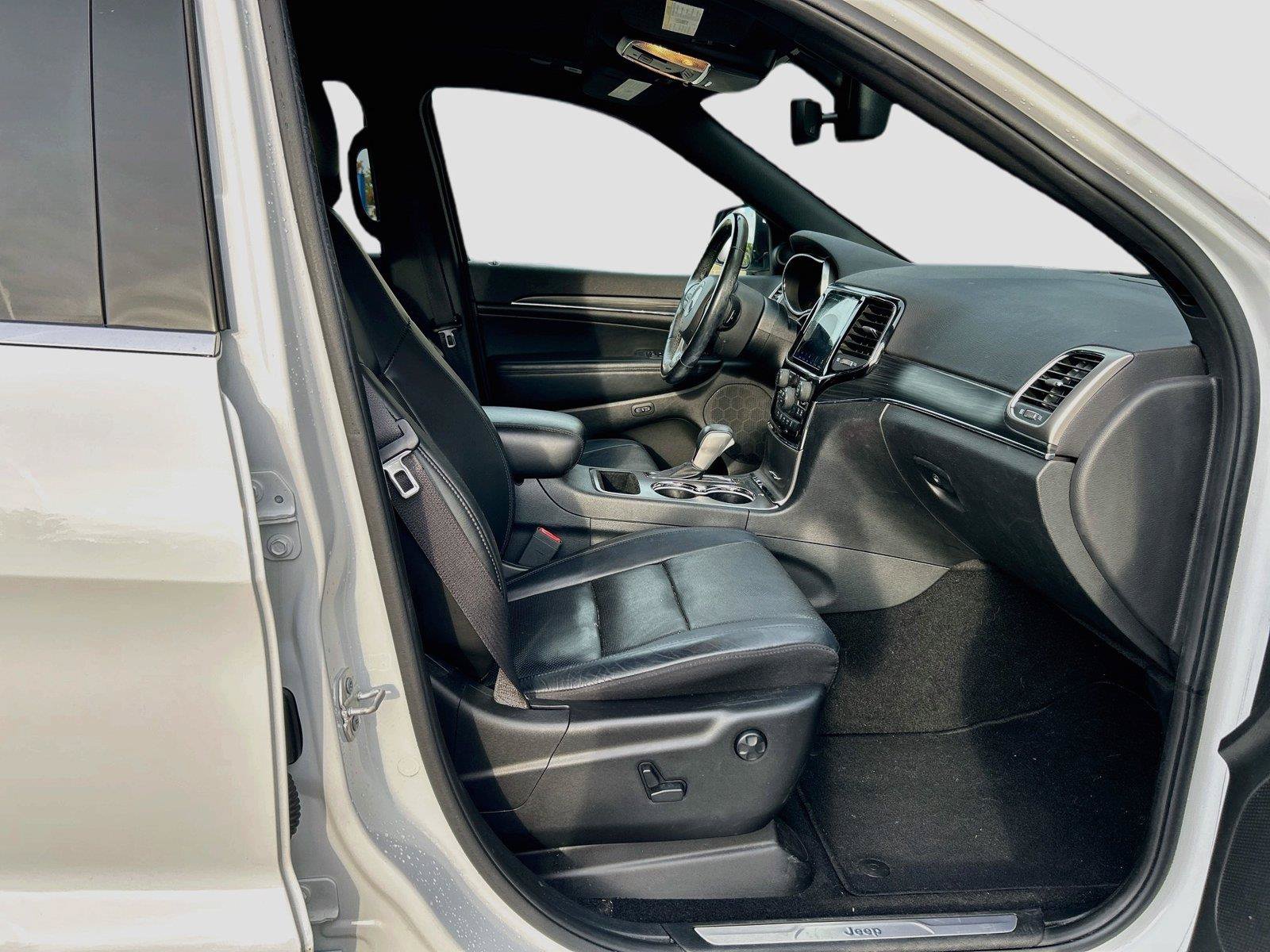 Used 2020 Jeep Grand Cherokee Limited w/ Luxury Group II RWD image 16