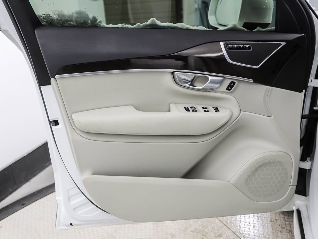 Used 2019 Volvo XC90 T6 Momentum w/ Advanced Package image 9