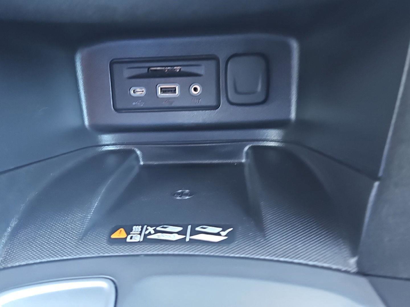 Used 2020 Chevrolet Equinox Premier FWD image 16