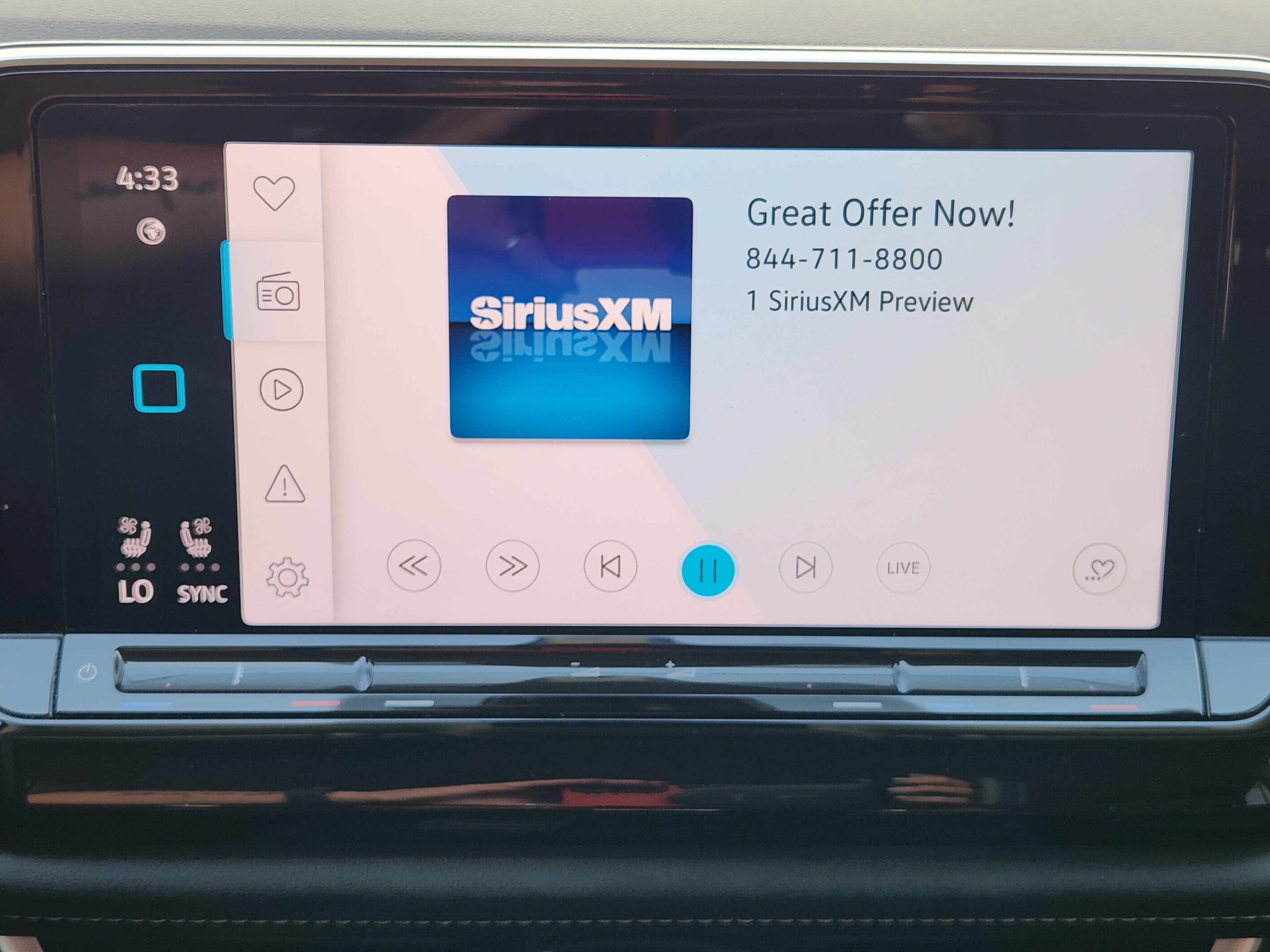 Used 2024 Volkswagen Atlas SE FWD image 19