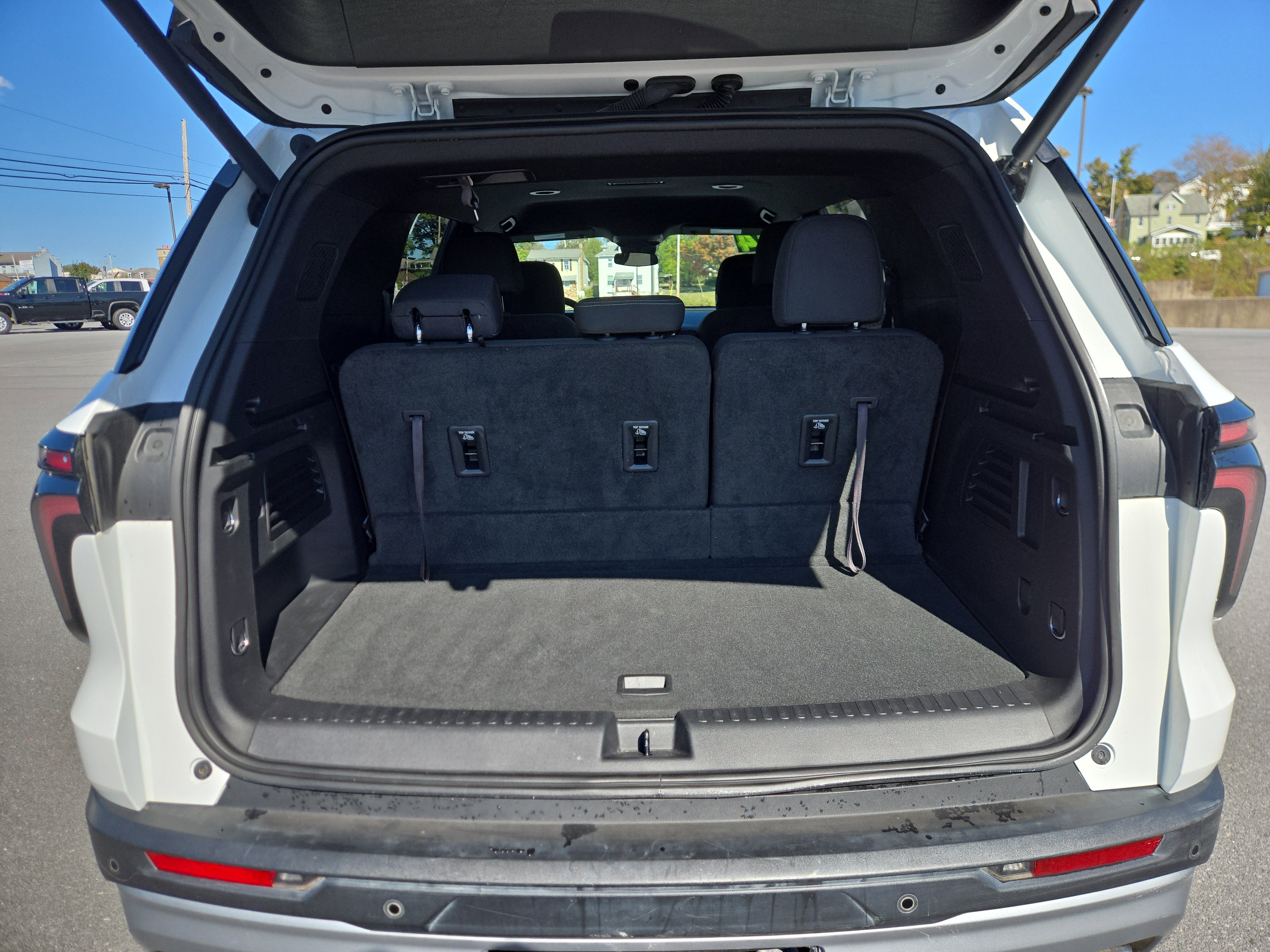 Used 2024 Chevrolet Traverse LT image 5