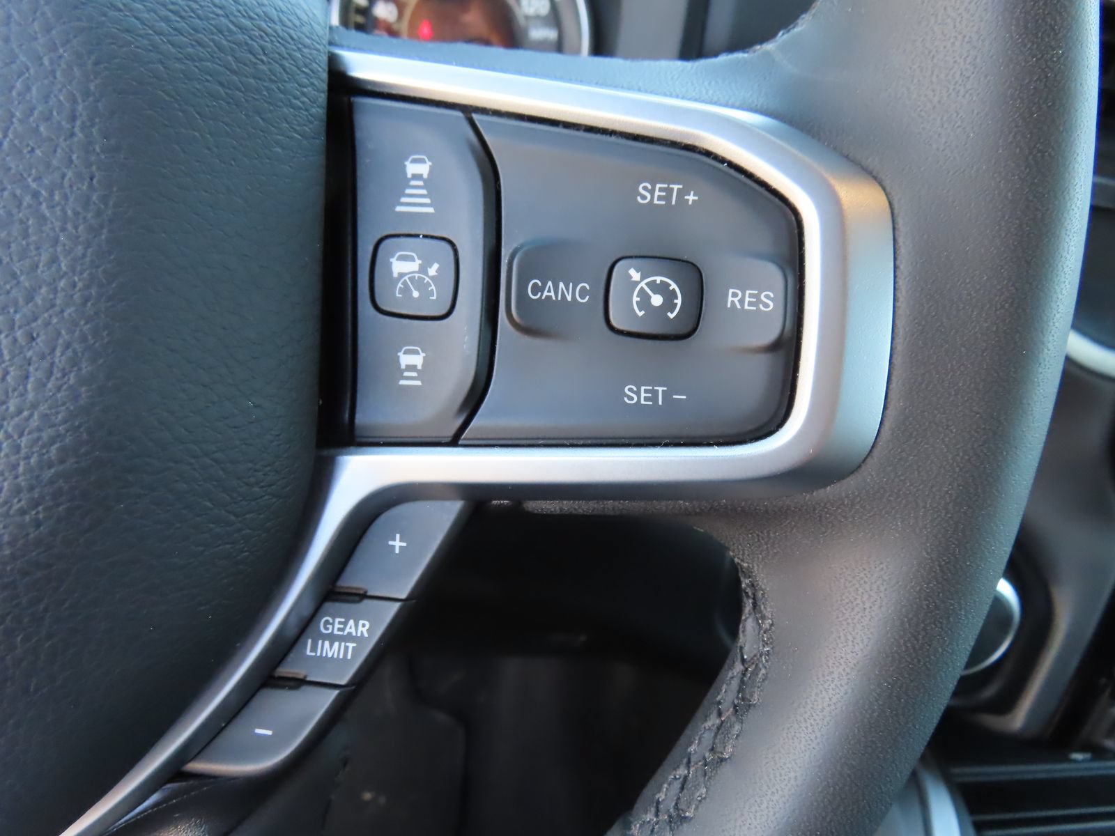 Used 2025 RAM 1500 Big Horn AWD/4WD image 21
