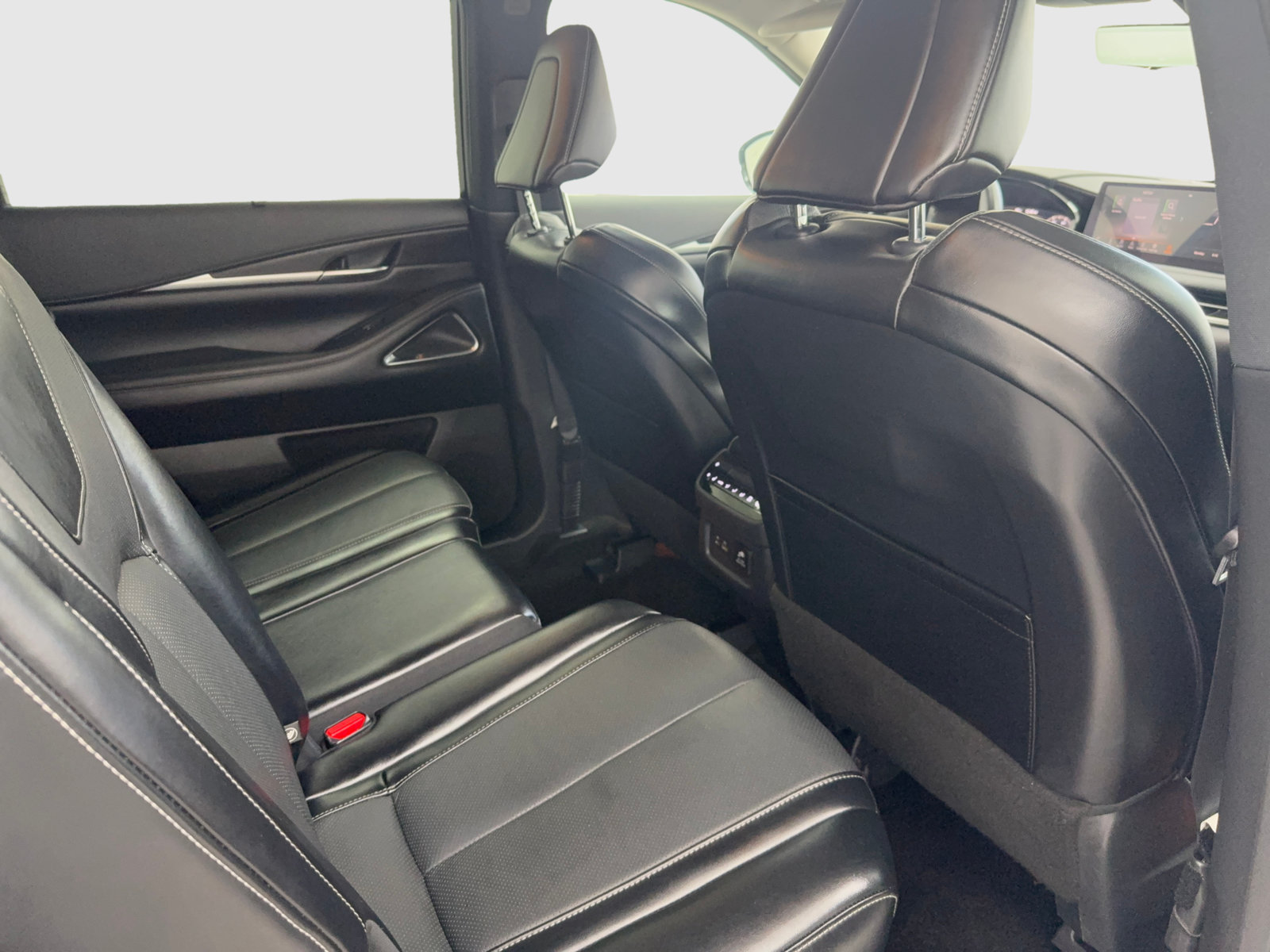 Used 2023 INFINITI QX60 Sensory w/ Vision Package FWD image 44