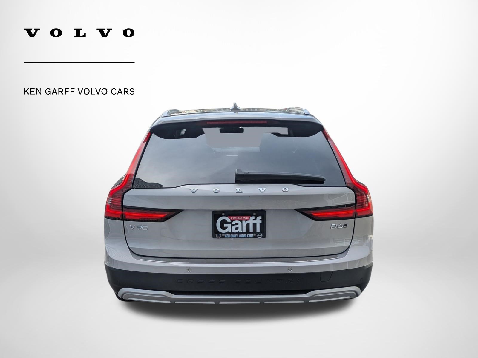 Used 2025 Volvo V90 B6 Cross Country Ultra w/ Protection Package Premier image 4