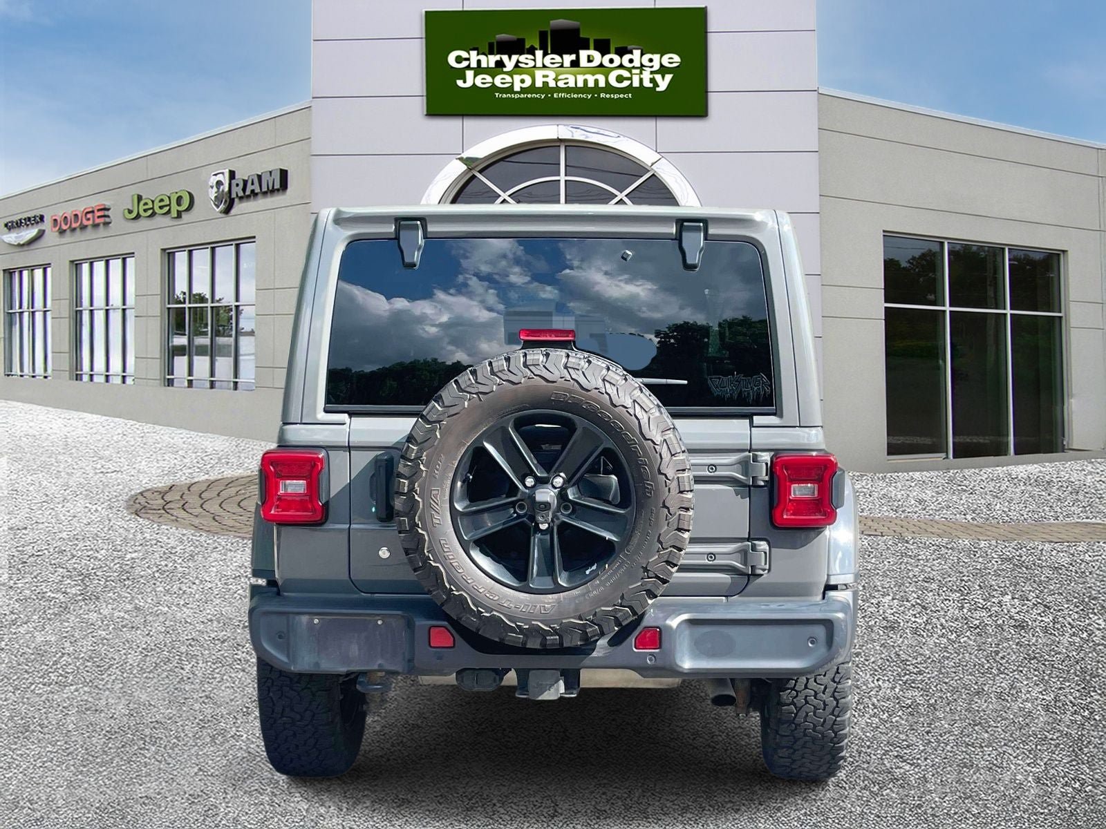 Used 2020 Jeep Wrangler Unlimited Sahara AWD/4WD image 7