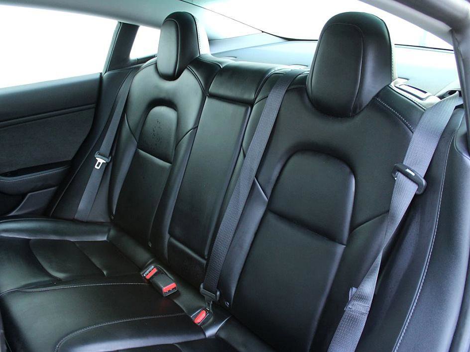 Used 2019 Tesla Model 3 Standard Range Plus image 12