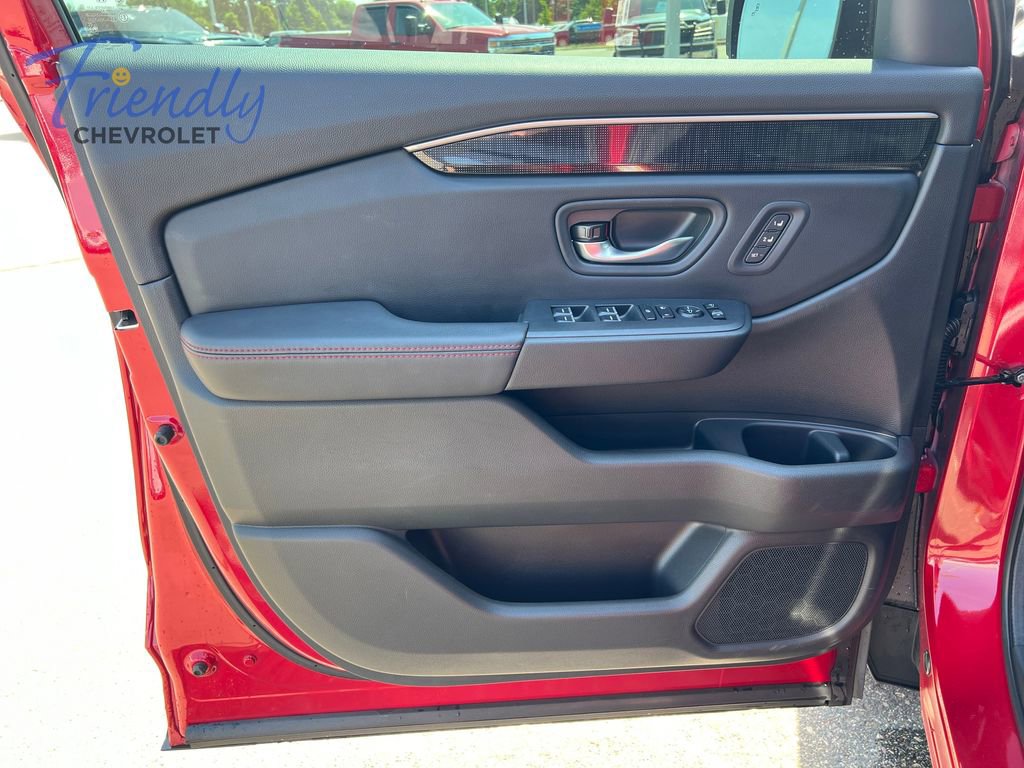 Used 2025 Honda Pilot Black Edition image 13