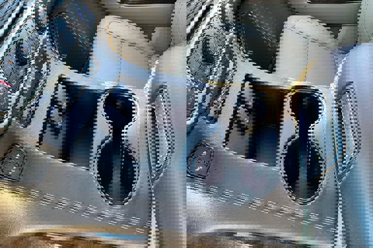 Used 2015 Chevrolet Suburban LT image 16