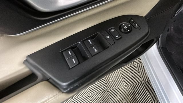 Used 2019 Honda CR-V Touring image 10