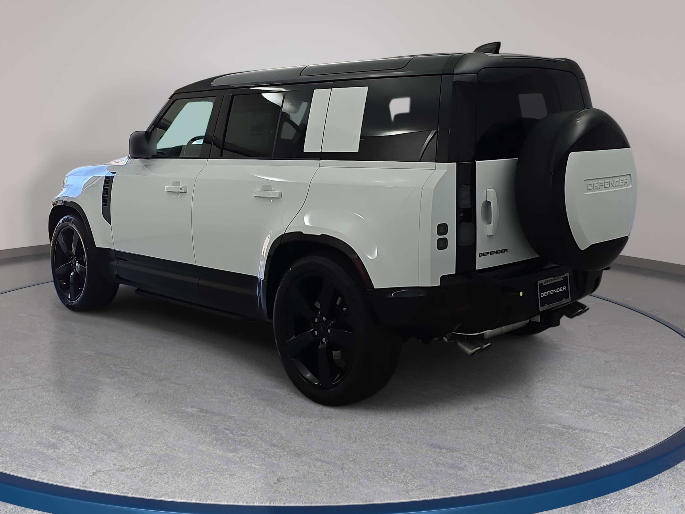 New 2026 Land Rover Defender 110 V8 AWD/4WD image 7