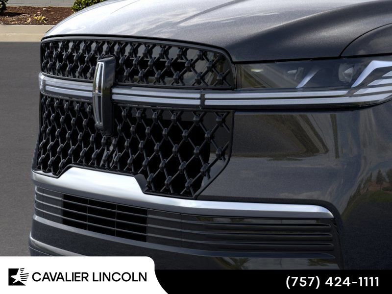 Used 2025 Lincoln Navigator Reserve w/ Jet Appearance Package image 17