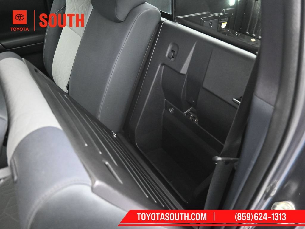 Used 2020 Toyota Tacoma TRD Off-Road AWD/4WD image 34