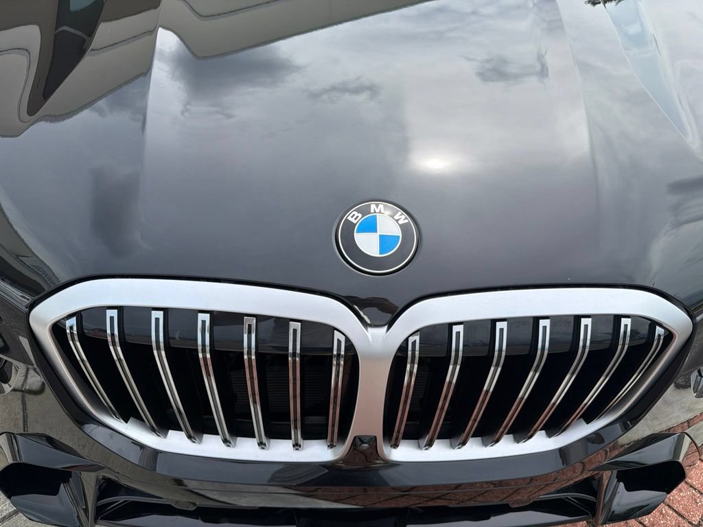 Used 2025 BMW X7 xDrive40i w/ M Sport Package AWD/4WD image 13