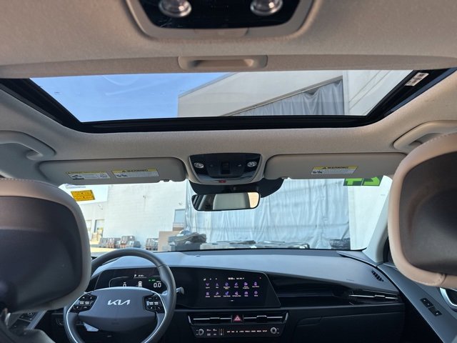 Certified 2024 Kia Niro EX Touring image 24