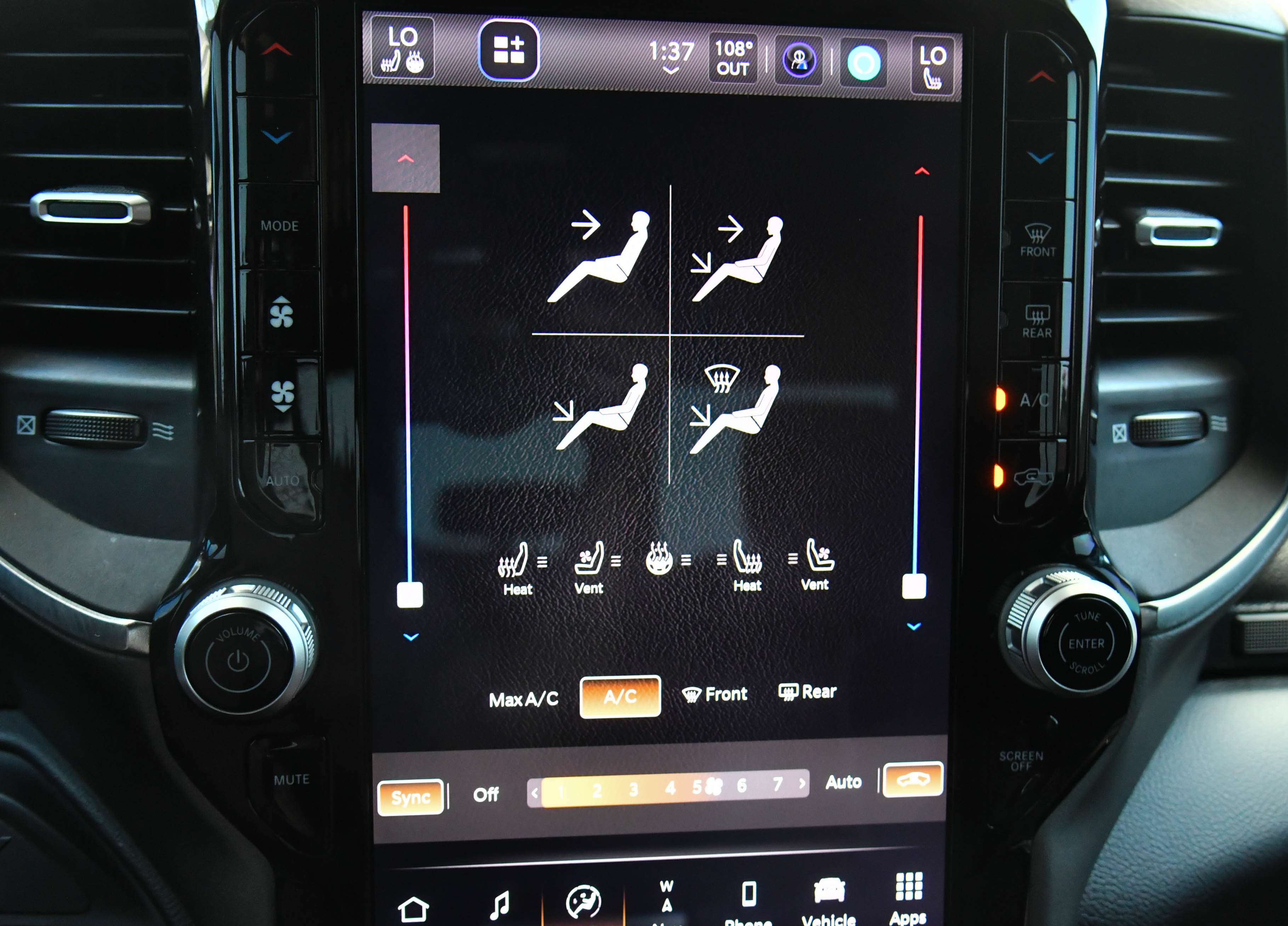 Used 2026 RAM 2500 Laramie AWD/4WD image 25