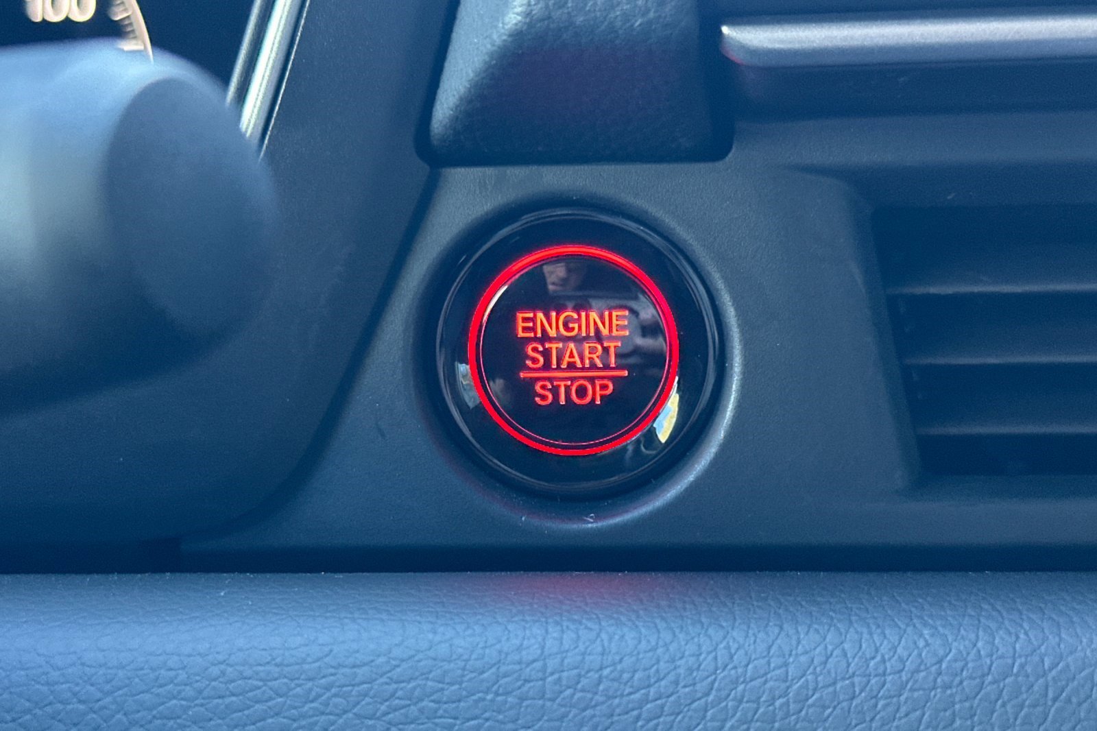 Used 2025 Honda Pilot EX-L image 27