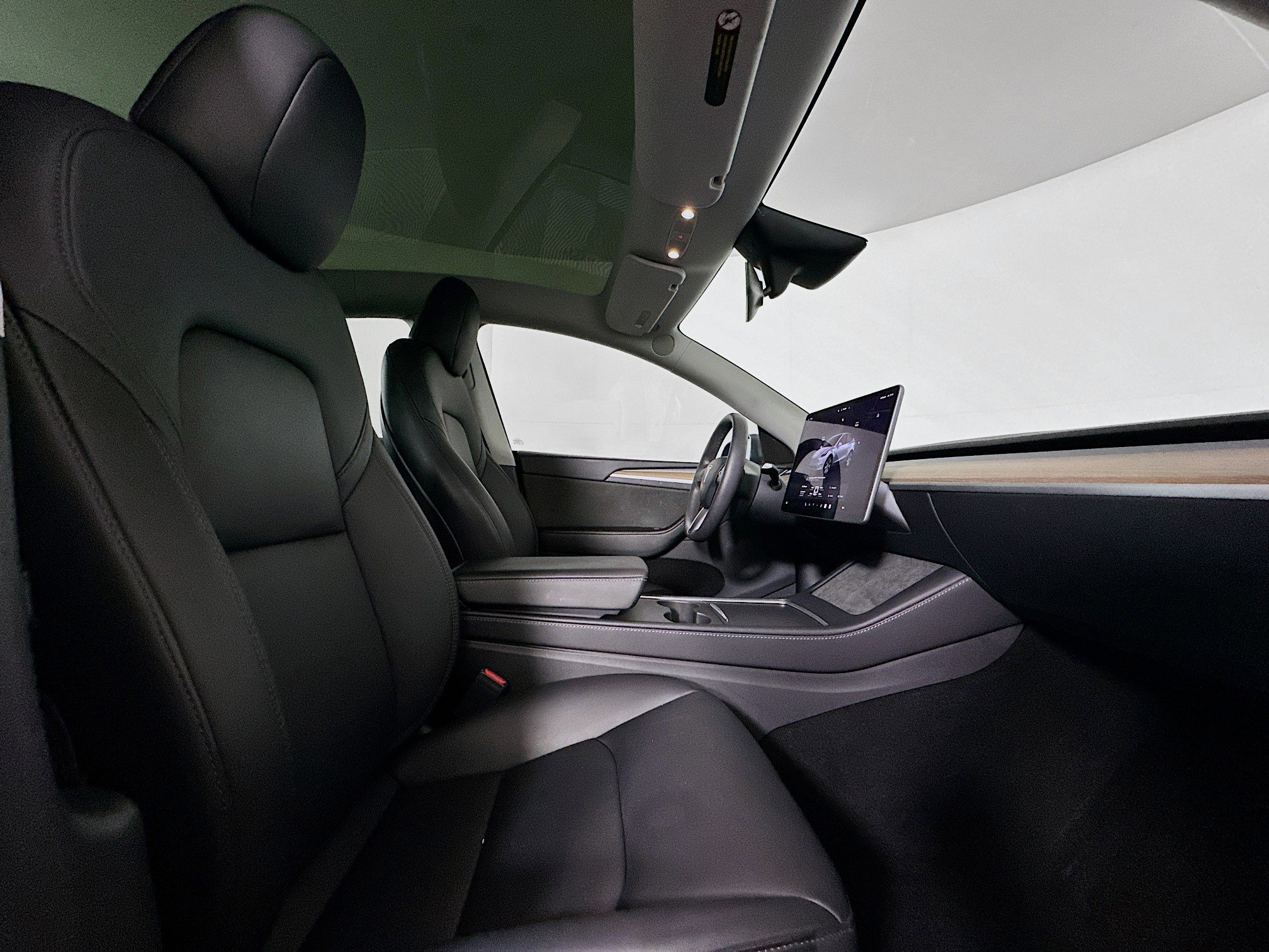 Used 2024 Tesla Model Y Long Range image 32