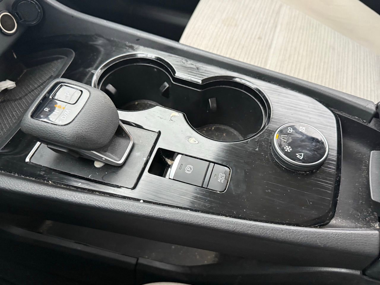 Used 2023 Nissan Rogue SV image 17