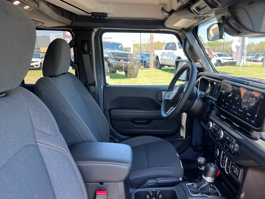 Used 2025 Jeep Wrangler Sahara w/ Safety Group image 14