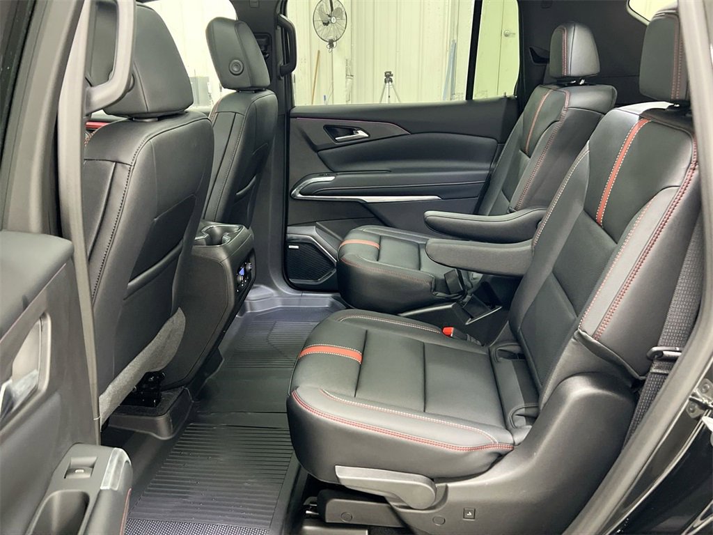 New 2026 Chevrolet Traverse RS w/ LPO, Floor Liner Package image 24