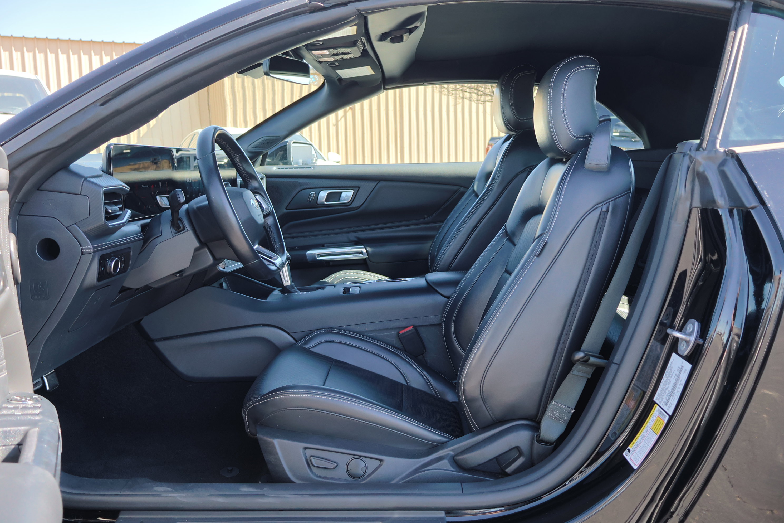 Used 2025 Ford Mustang Premium image 11