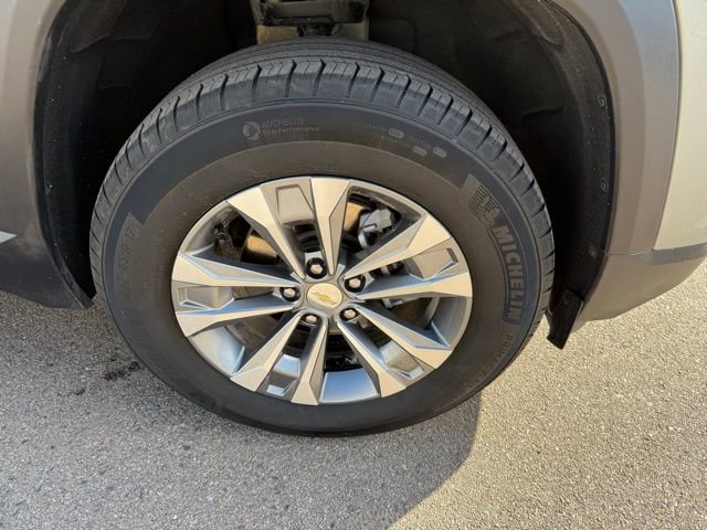 Used 2025 Chevrolet Equinox LT w/ Safety and Technology Package image 10