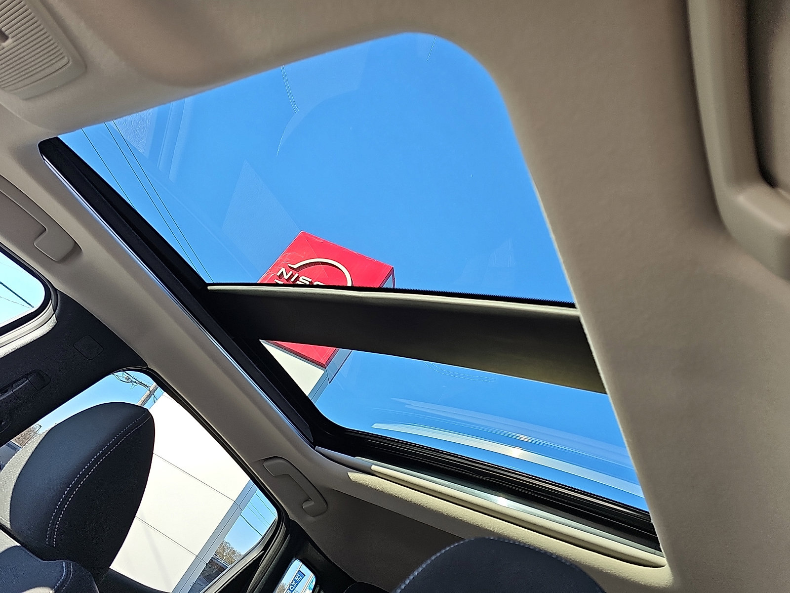 Certified 2025 Nissan Kicks SV w/ SV Premium Package image 15