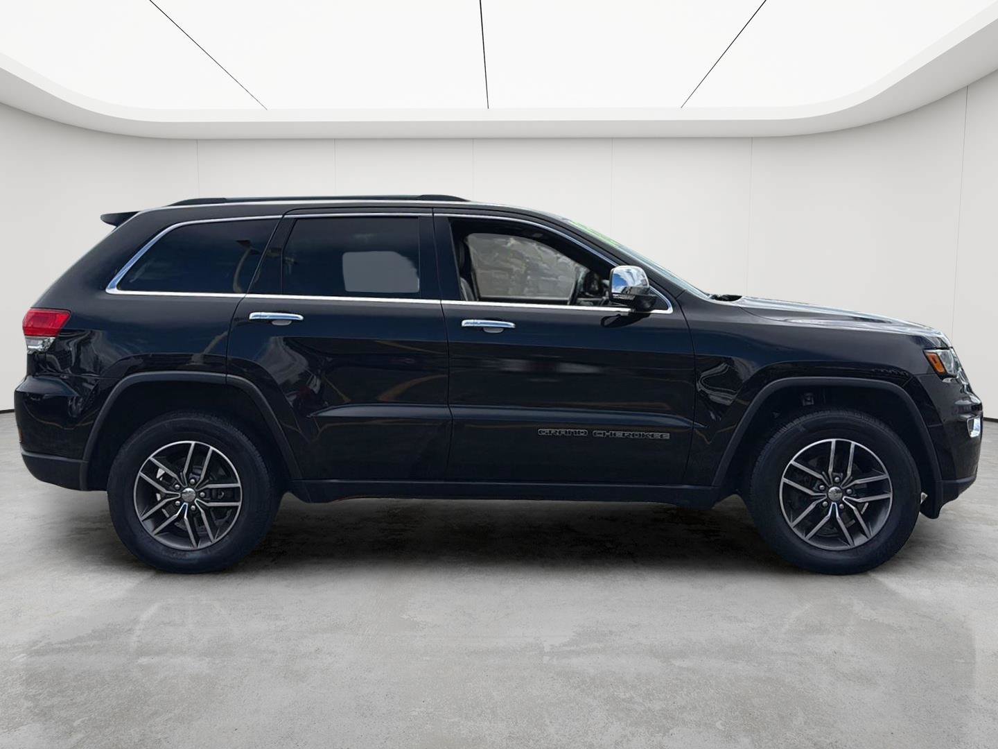 Used 2018 Jeep Grand Cherokee Limited w/ Luxury Group II AWD/4WD image 9