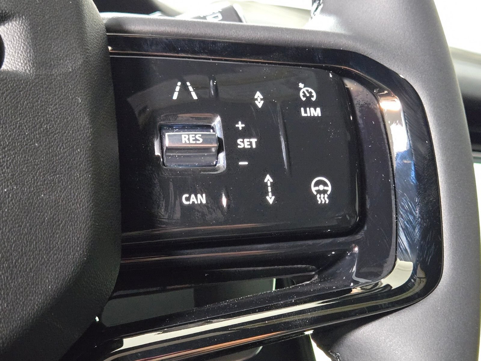 New 2026 Land Rover Range Rover Evoque Hoxton AWD/4WD image 25
