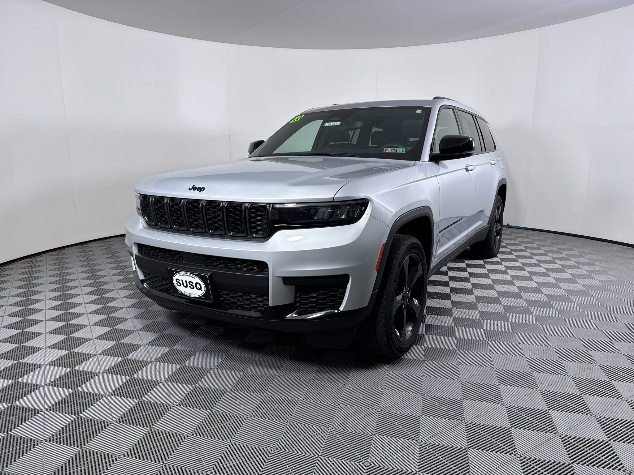 Used 2023 Jeep Grand Cherokee L Laredo AWD/4WD image 18