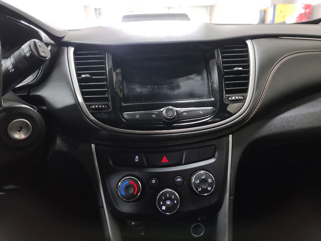 Used 2018 Chevrolet Trax LS image 17