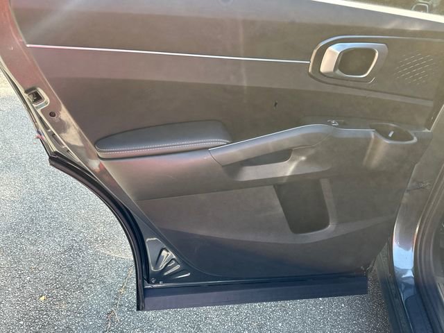 Used 2021 Kia Sorento S image 12