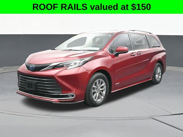 Used 2021 Toyota Sienna XLE image 4