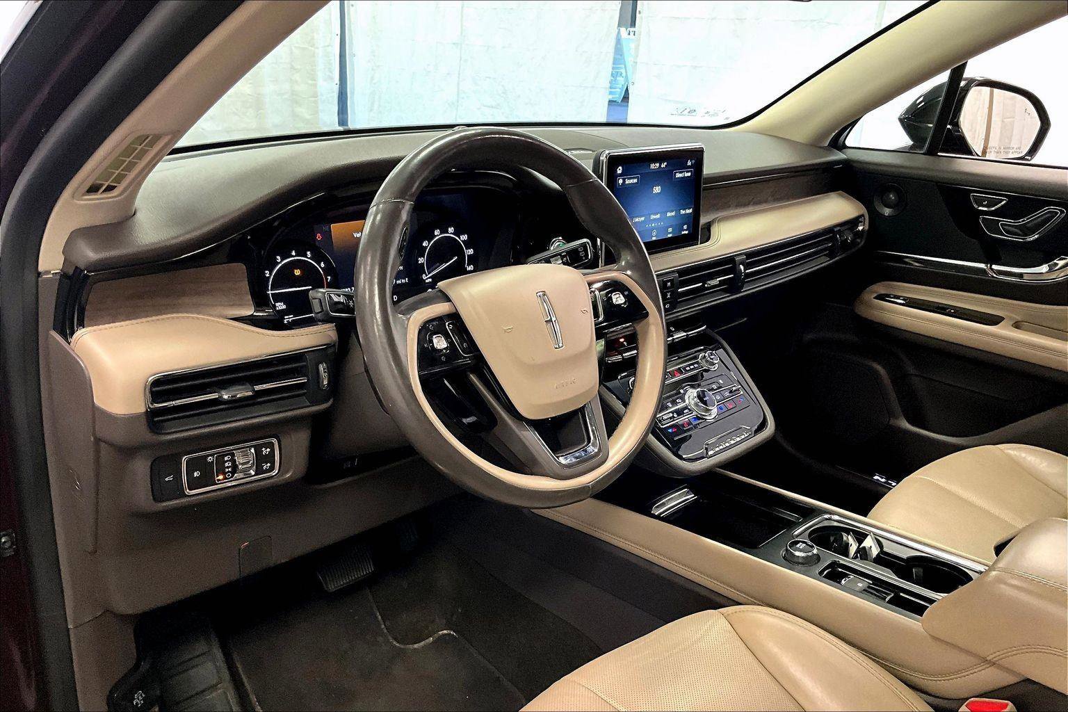 Used 2020 Lincoln Corsair Reserve w/ Elements Package image 12