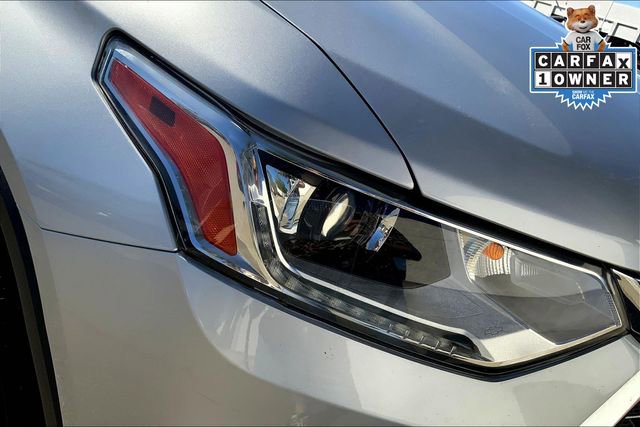 Used 2021 Chevrolet Traverse LT FWD image 28