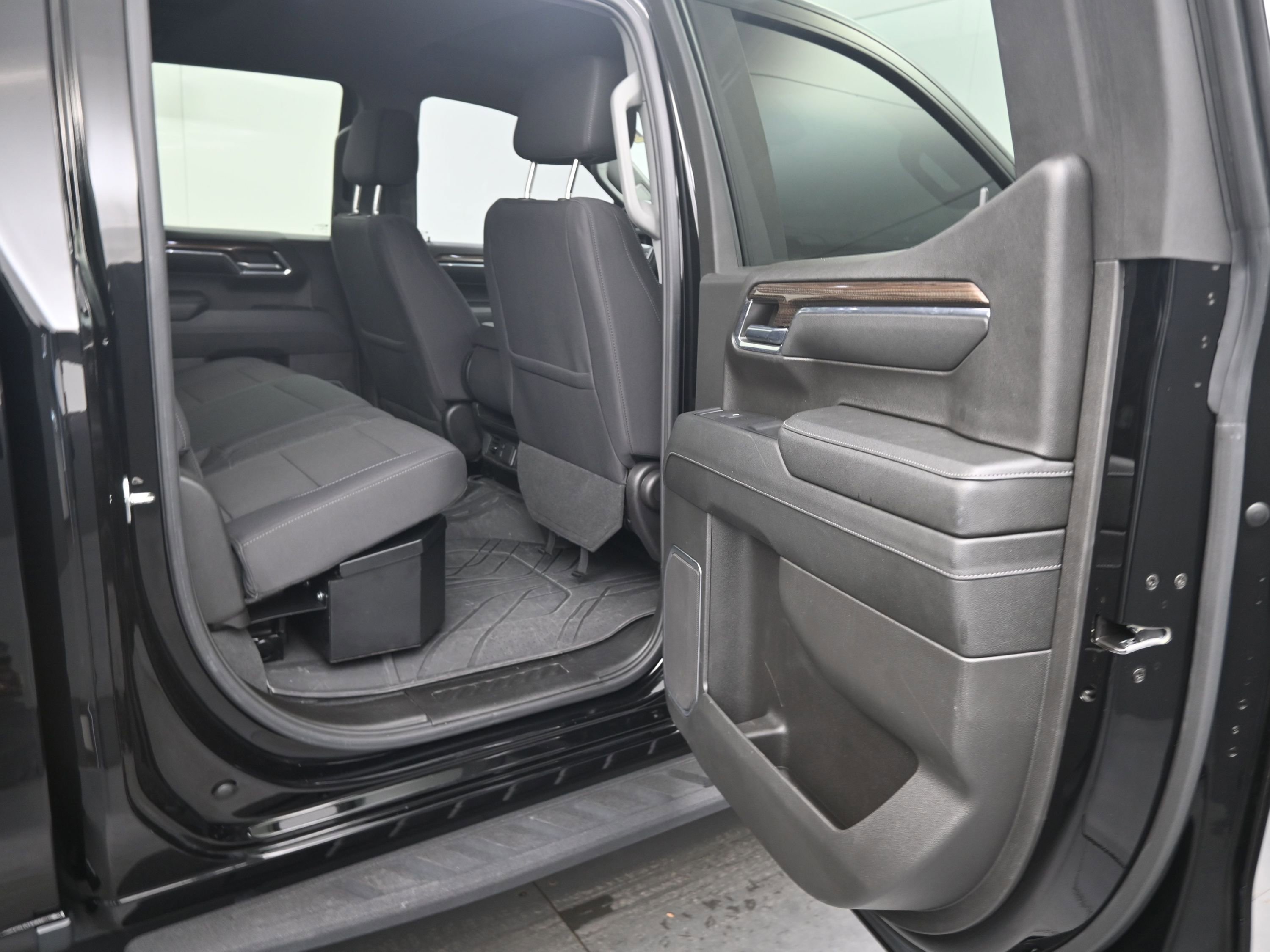 Used 2023 Chevrolet Silverado 1500 RST w/ Z71 Off-Road Package image 12