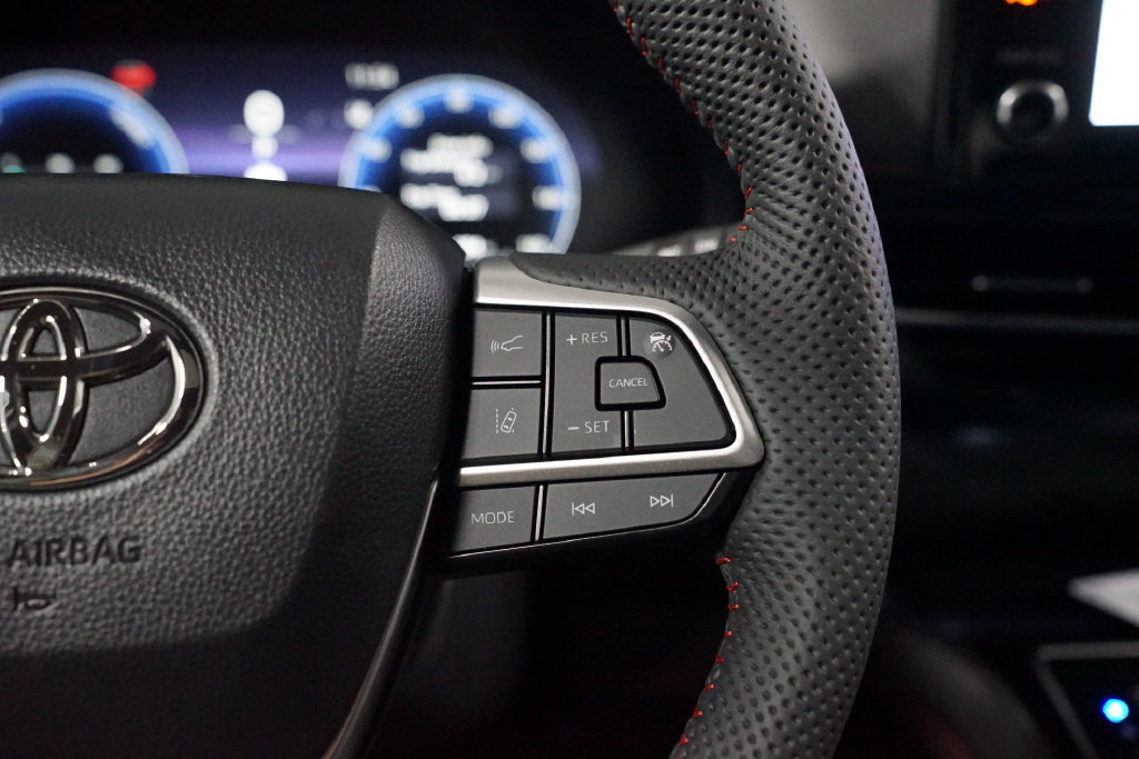New 2026 Toyota Sienna XSE FWD image 13