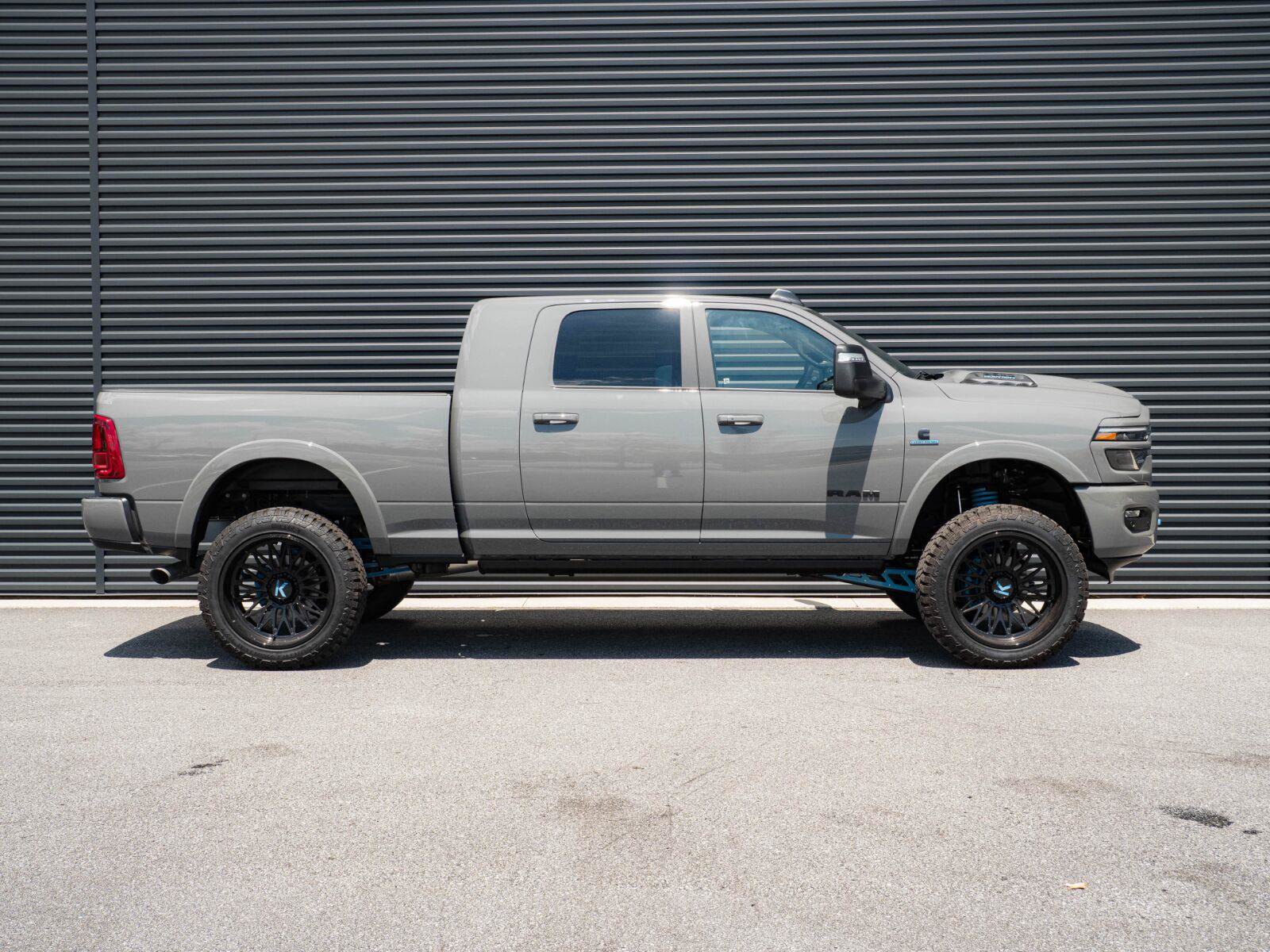 Used 2026 RAM 2500 Limited AWD/4WD image 26