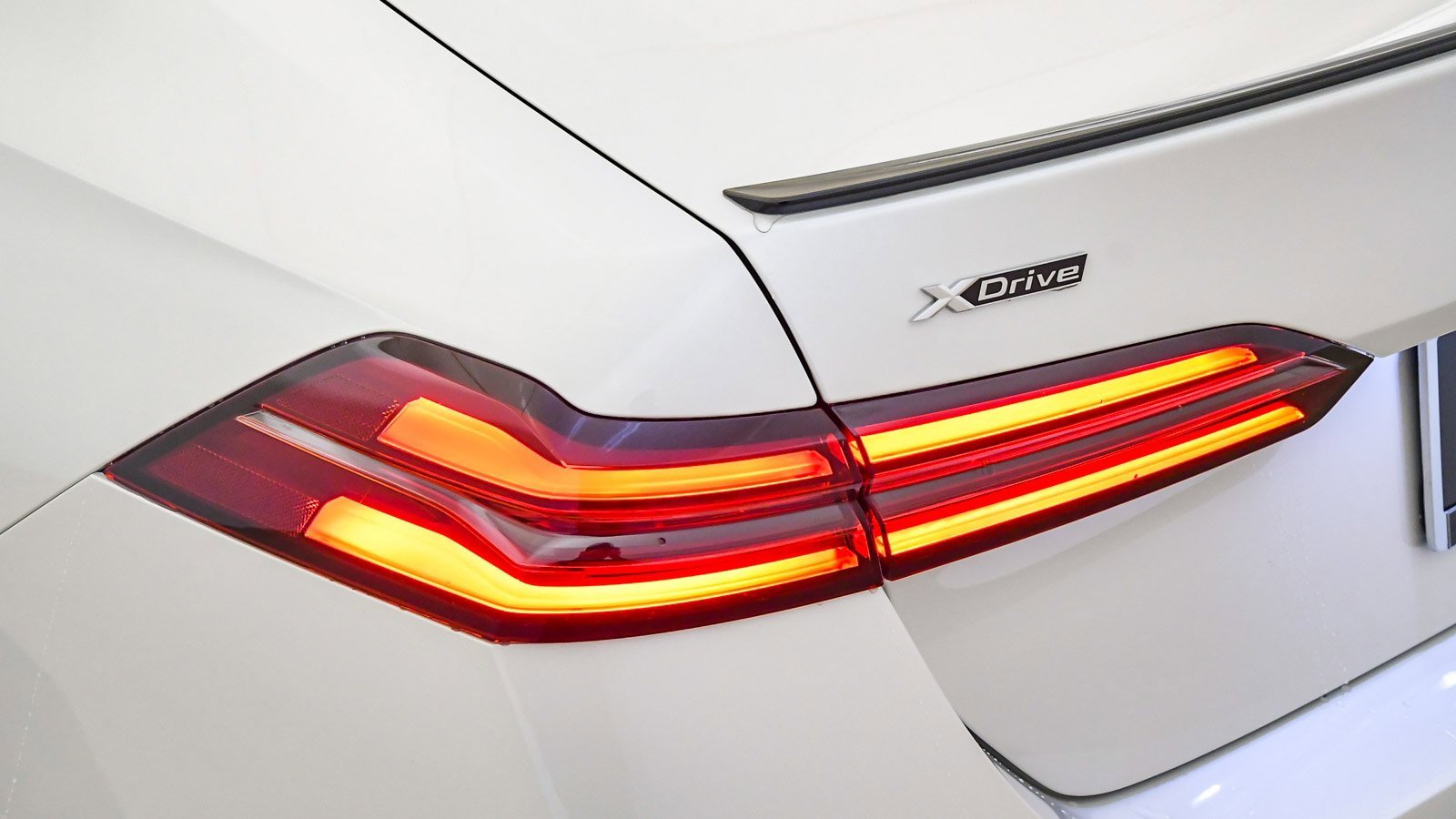 New 2026 BMW 550e xDrive image 13