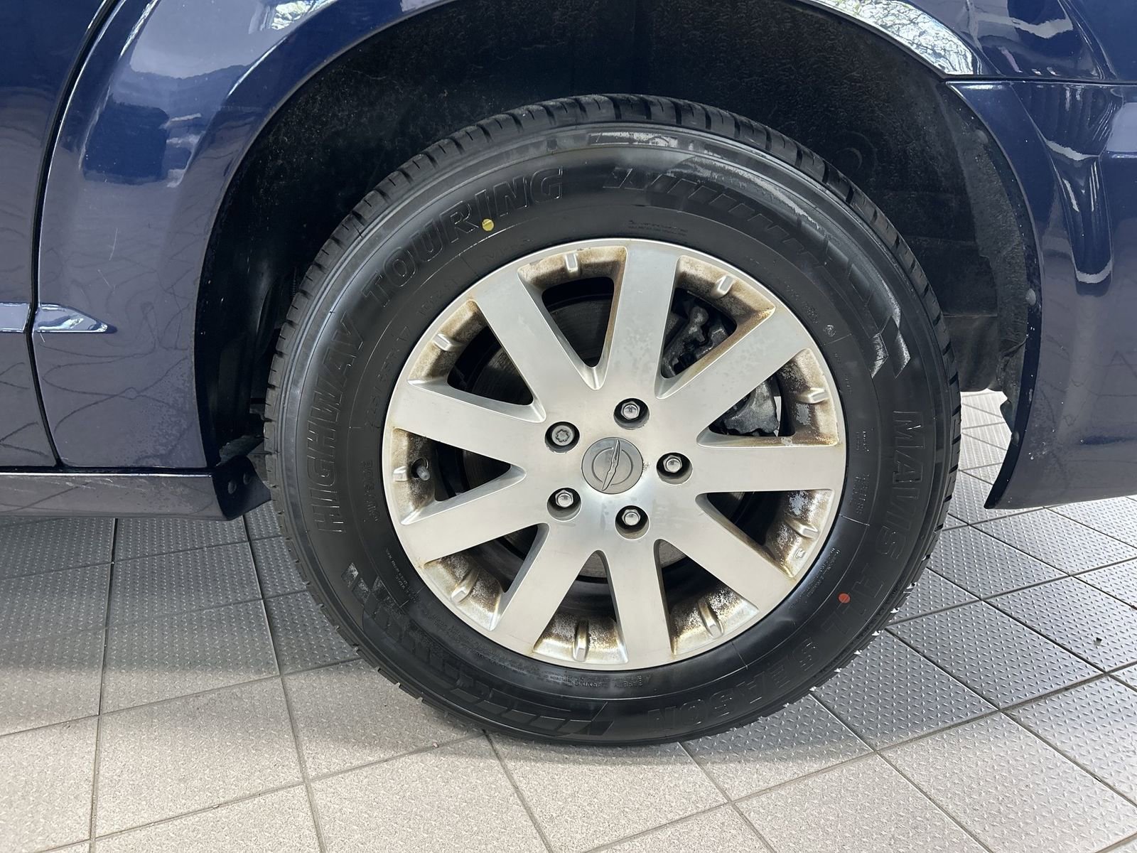 Used 2016 Chrysler Town & Country Touring w/ Driver Convenience Group FWD image 12