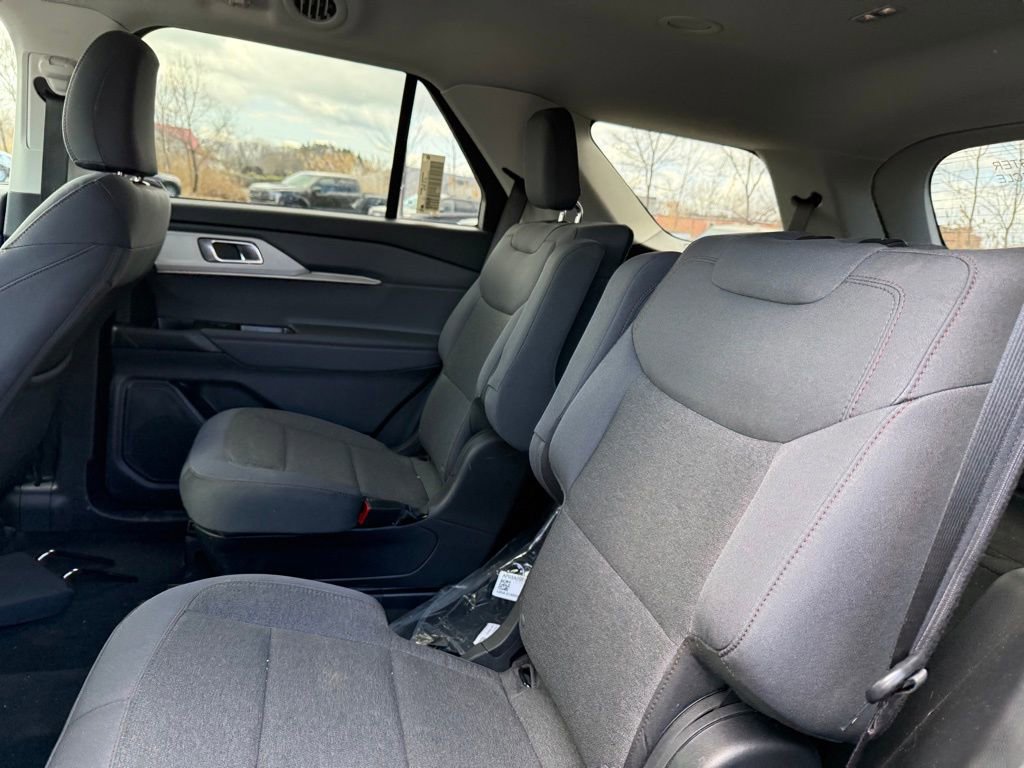 Used 2026 Ford Explorer Active image 10