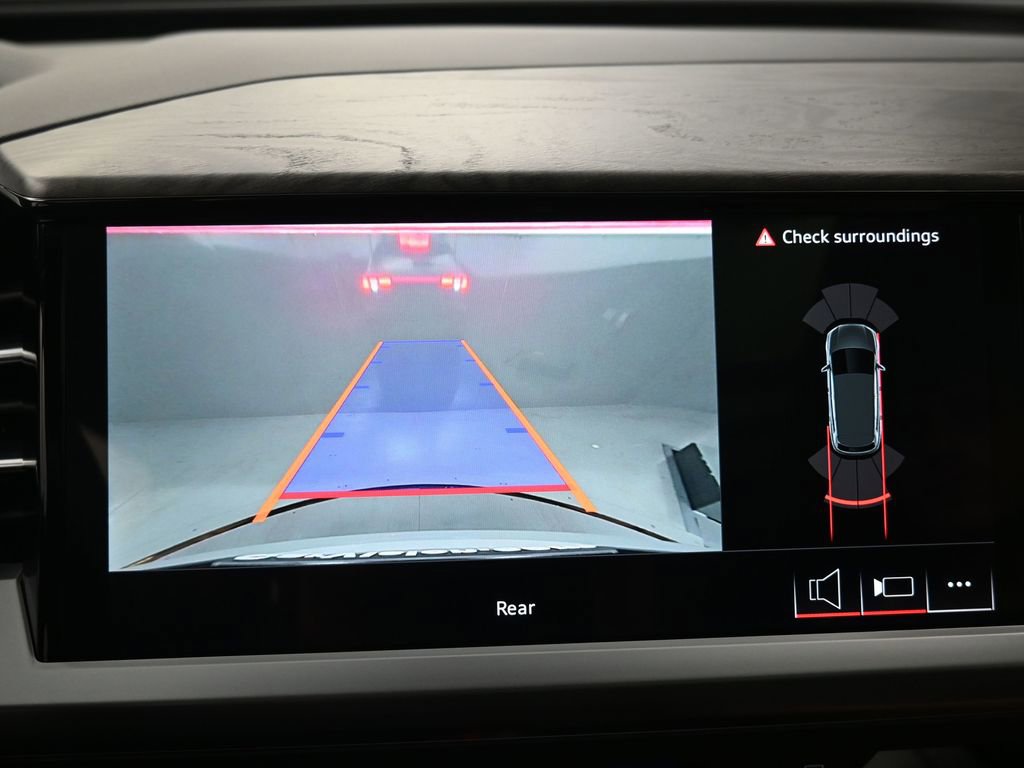 Used 2024 Audi Q4 e-tron Premium w/ Convenience Package image 10