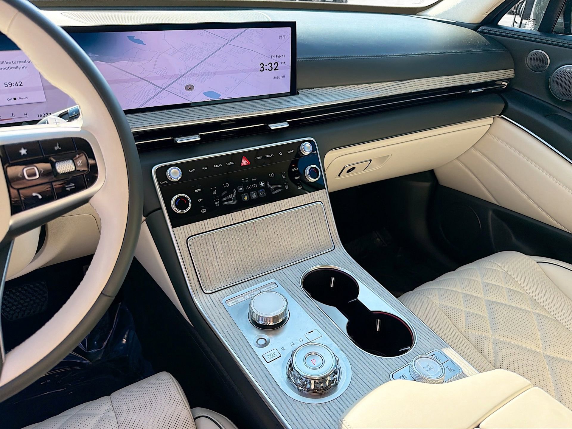 Used 2025 Genesis GV80 3.5T Prestige image 30