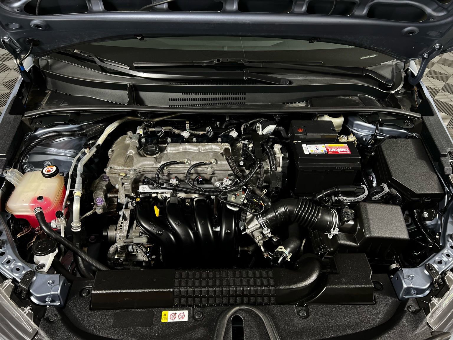 Used 2021 Toyota Corolla LE image 8