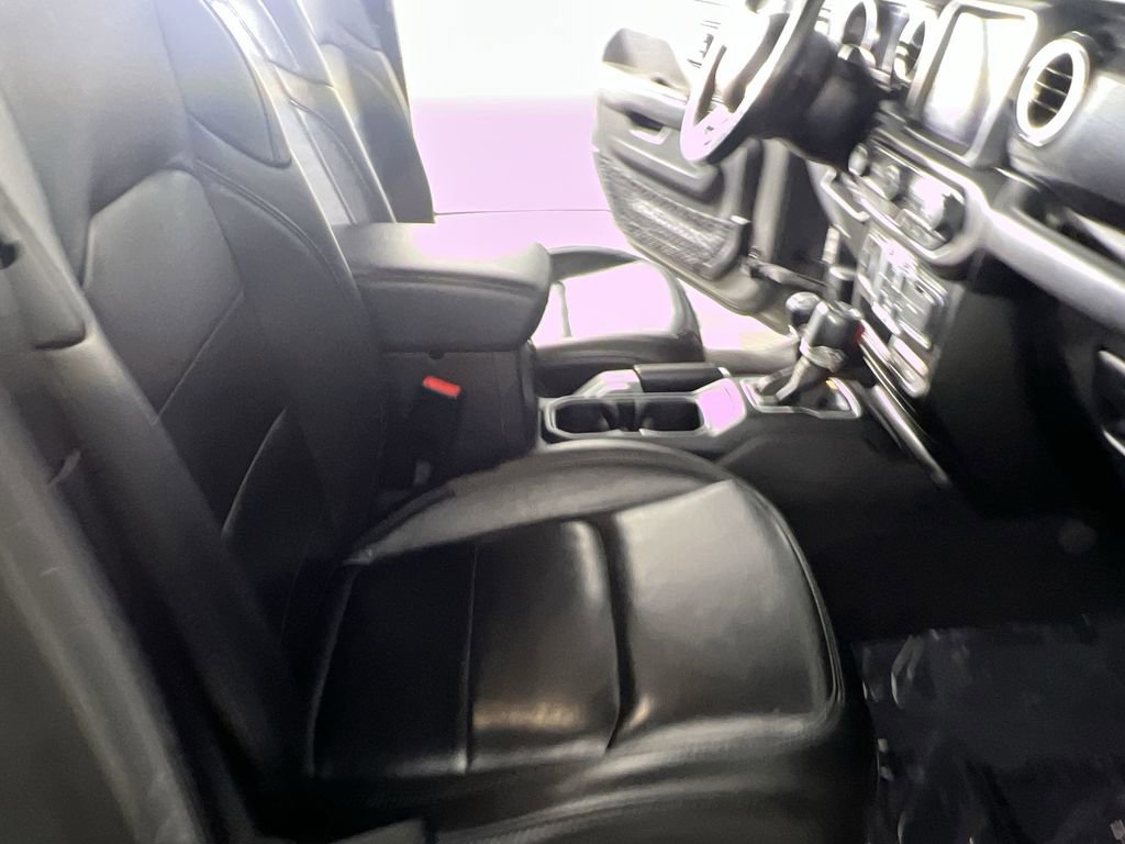 Used 2020 Jeep Wrangler Unlimited Sahara image 26