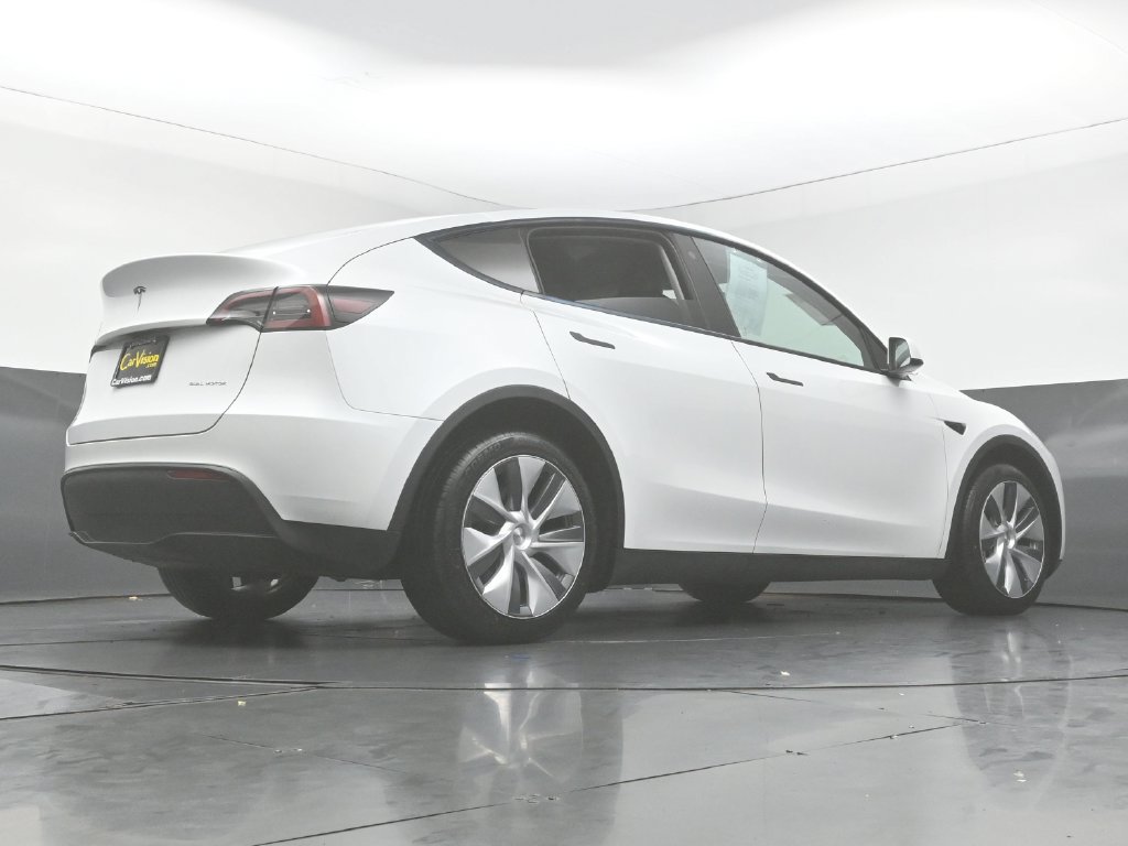 Used 2023 Tesla Model Y Long Range AWD/4WD image 39