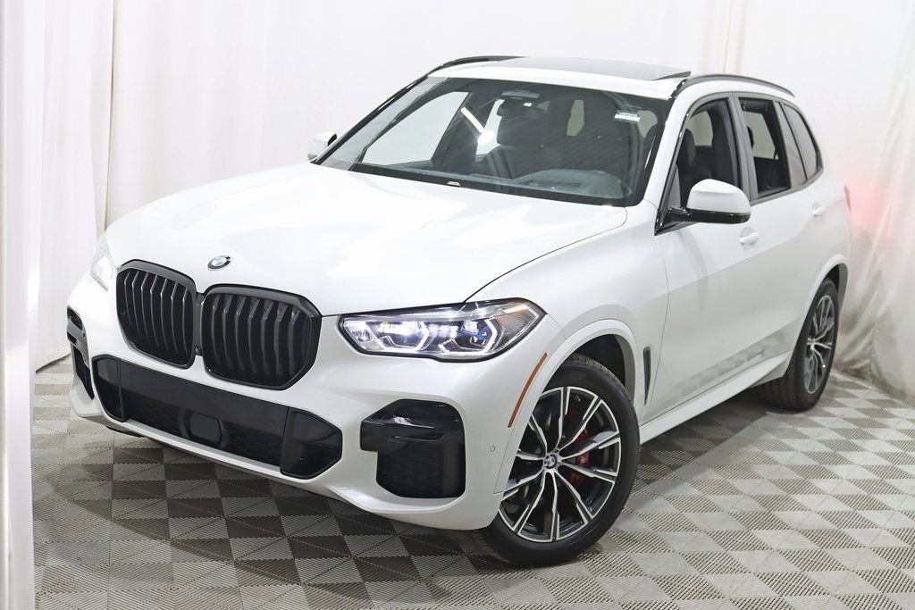 Used 2022 BMW X5 xDrive40i w/ M Sport Package image 5