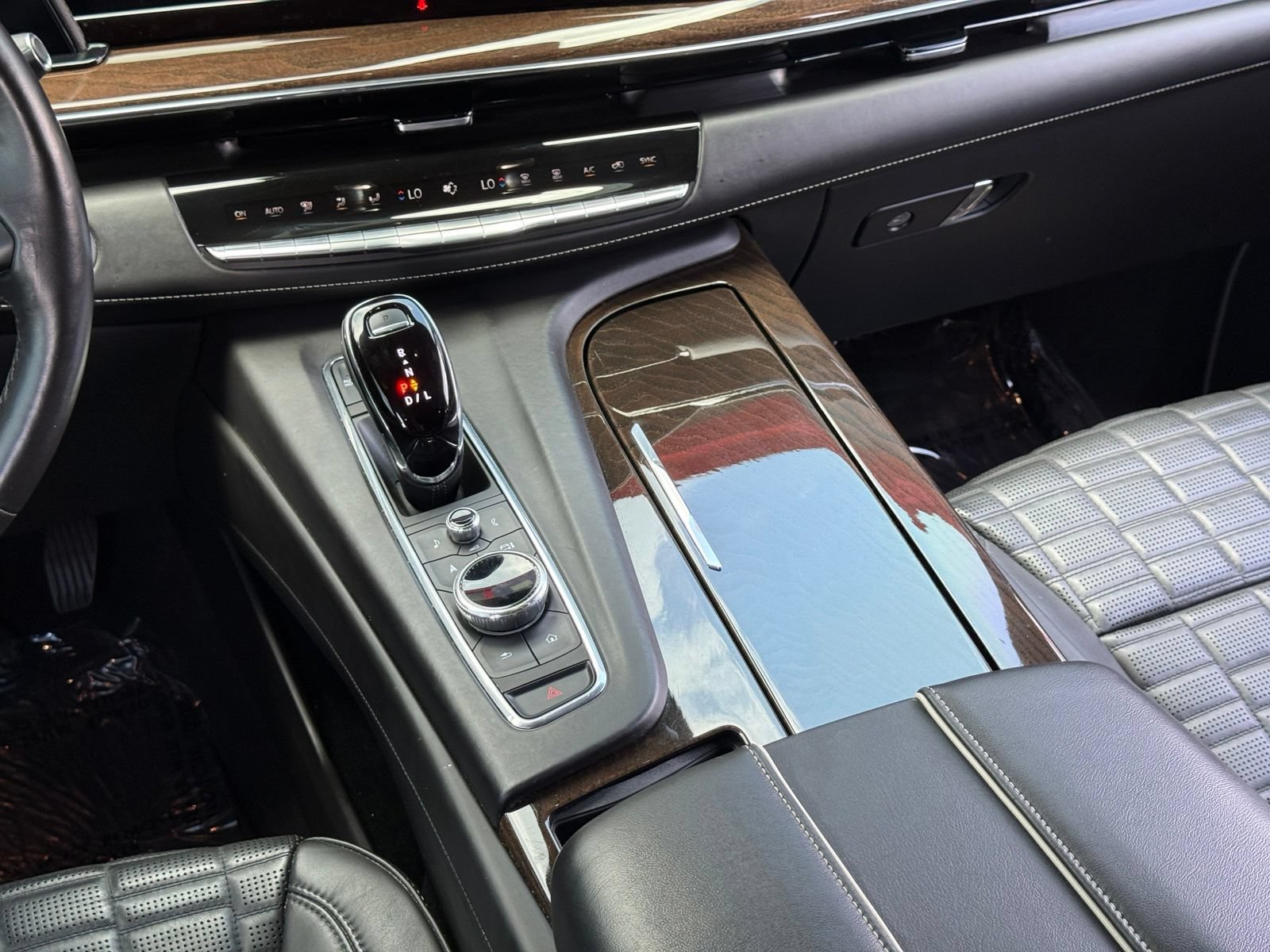 Used 2023 Cadillac Escalade Sport Platinum RWD image 35