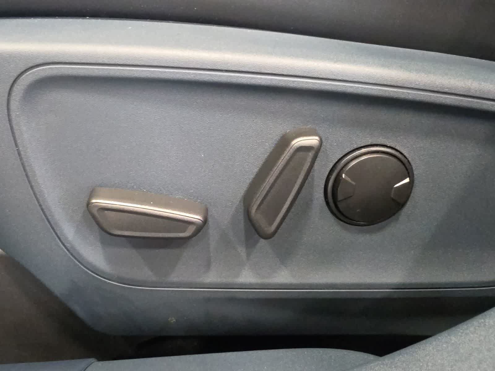 Used 2026 Ford Maverick Lobo AWD/4WD image 17