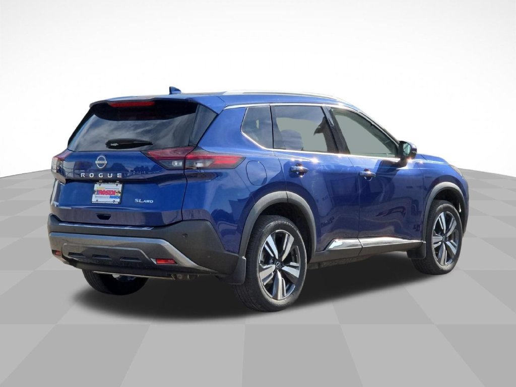 Used 2023 Nissan Rogue SL AWD/4WD image 3